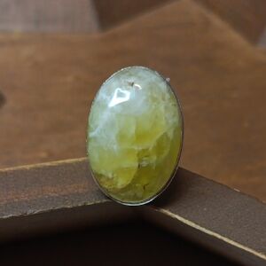 Elegant Silver and Yellow Stone Ring